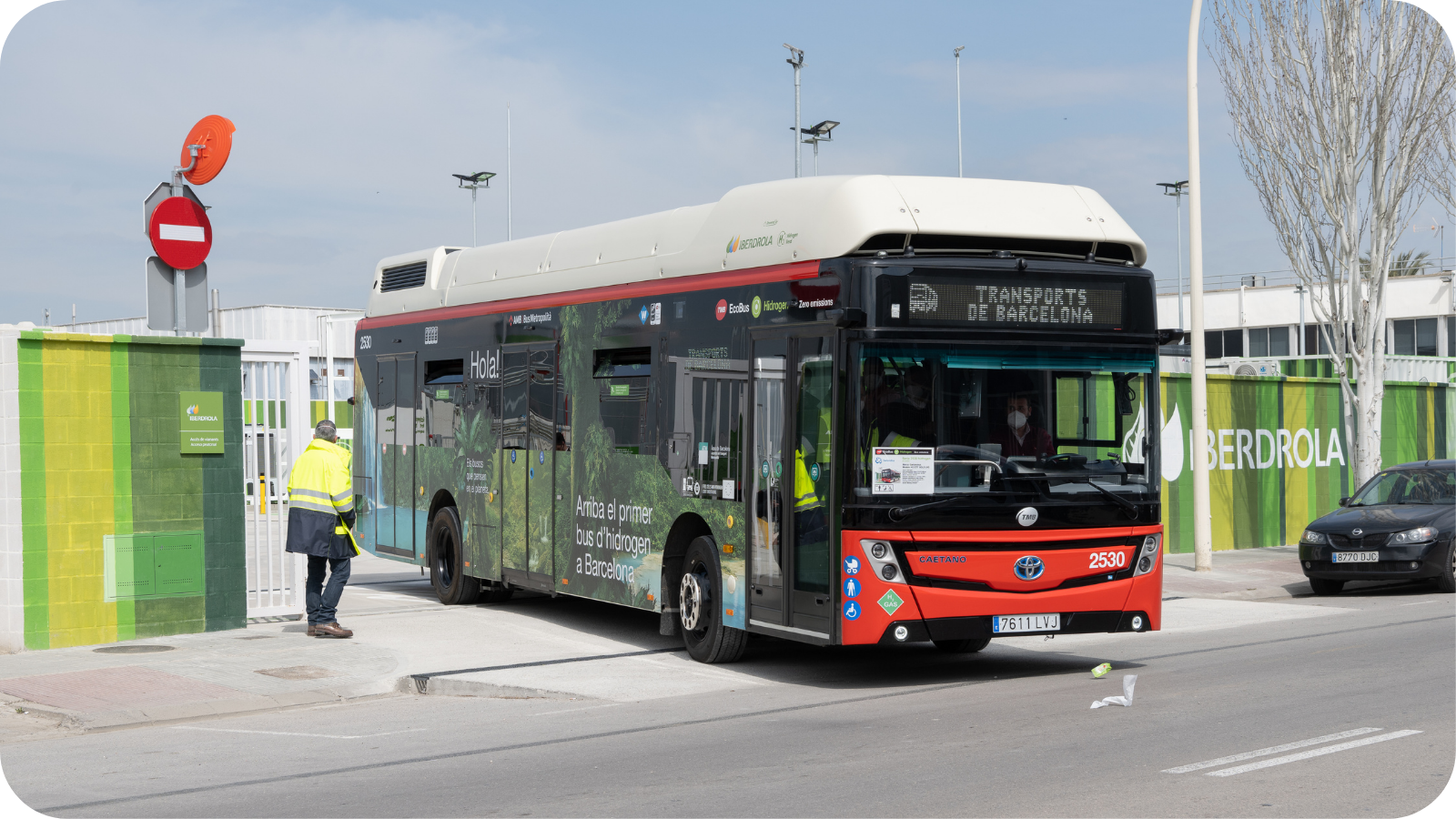 Caetano fuel cell bus on a test in Oviedo - Sustainable Bus